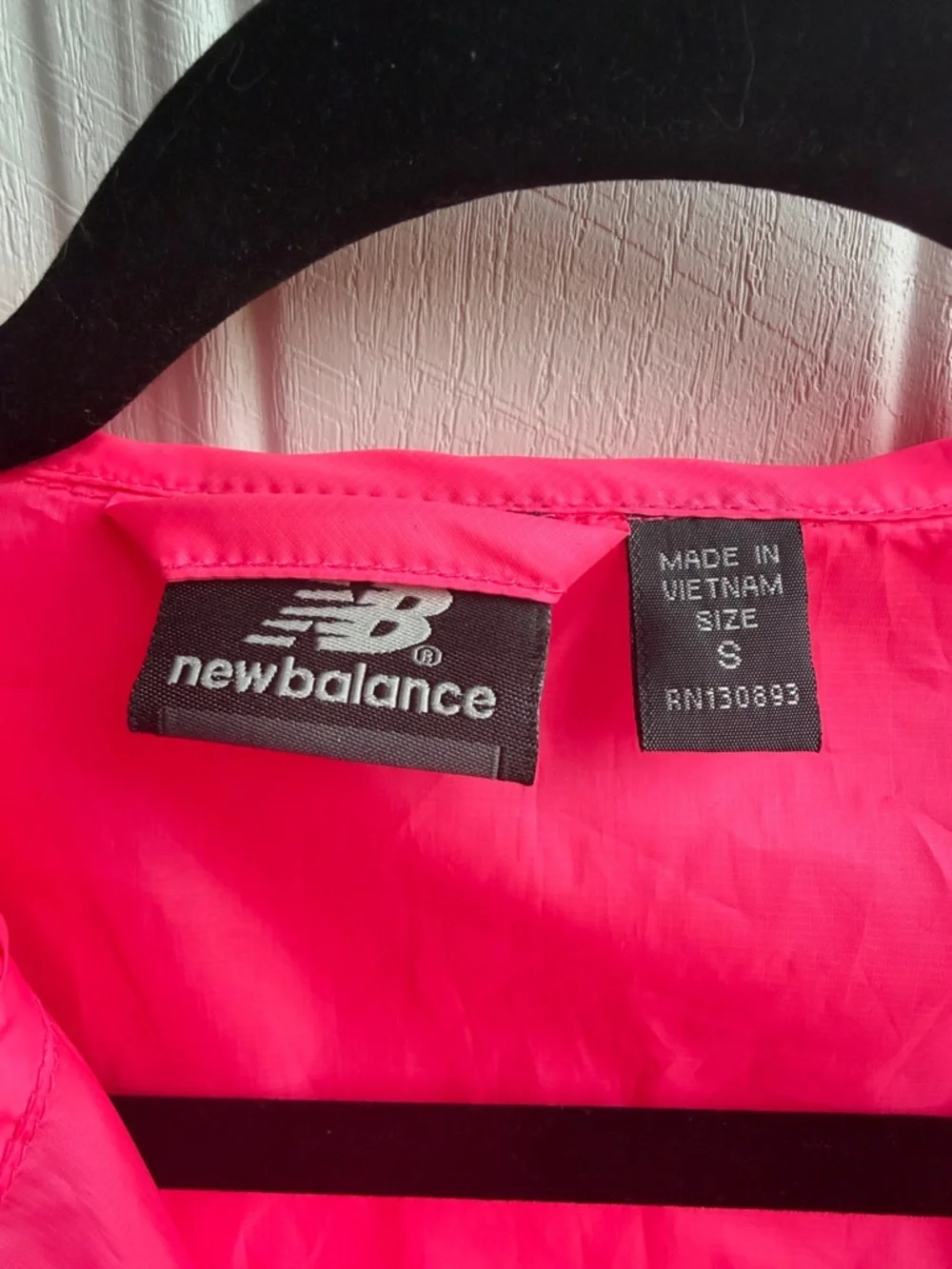New Balance Neon Pink Lightweight Hooded Windbreaker - Picture 3 of 8